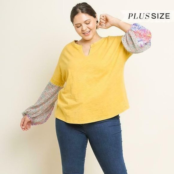 Umgee Tops - Umgee Plus Lemon Slub Knit Split Neck  Floral Top